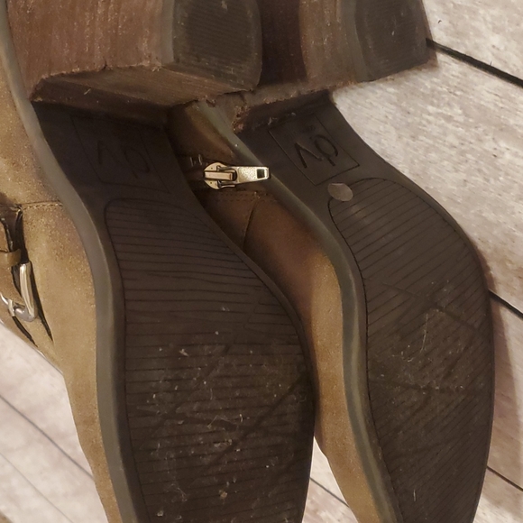 DOLCE VITA Boot Womens 10 Taupe Brown Heeled Ankle Bootie Buckle - Picture 6 of 7